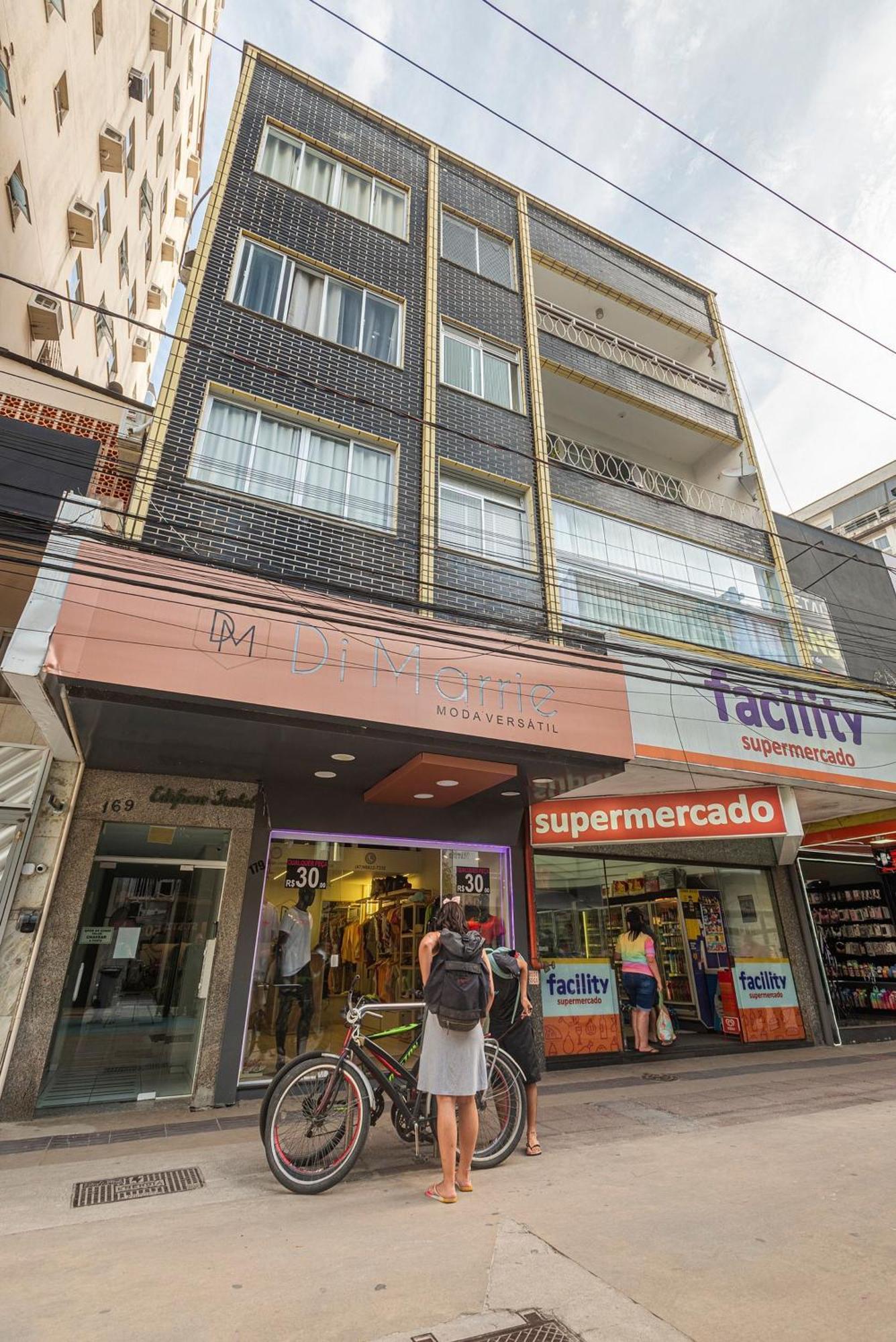 Isbl011 - Calcadao+praia! Localizacao Ideal Em Bc Casa de férias